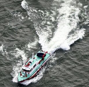 琵琶湖の水上バイク転落事故、新たに男性１人発見「強風で転落して流された」…救助に向かった男性の捜索続く