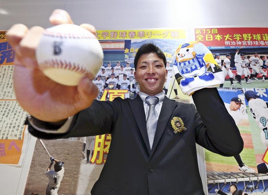 星野投手ドラフト1位、関係者歓喜 星野投手ドラフト1位、関係者歓喜